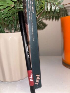 Pley Let it Linger long wear eyeliner shade Chilli pepper